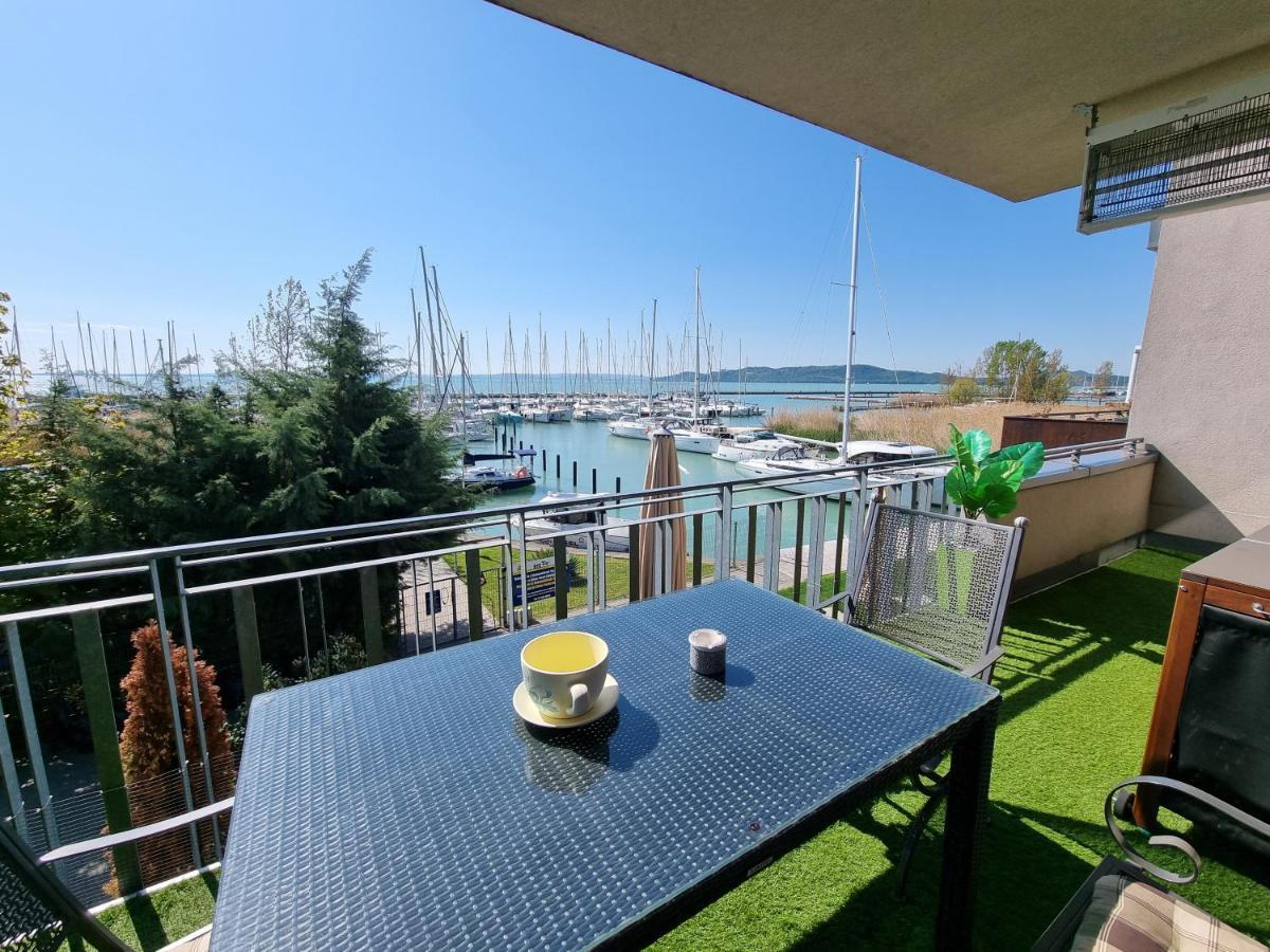 Bilberry Apartman Aparthotel Balatonfüred Esterno foto